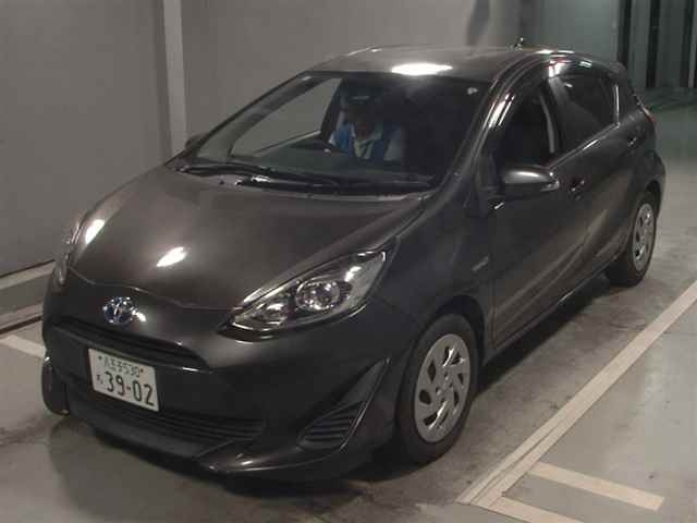 TOYOTA AQUA 2017