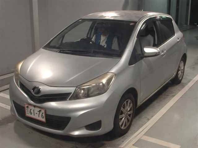 TOYOTA VITZ 2011