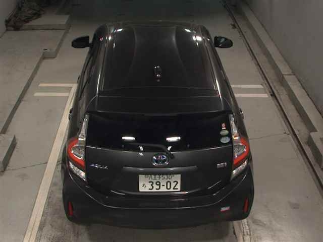 TOYOTA AQUA 2017