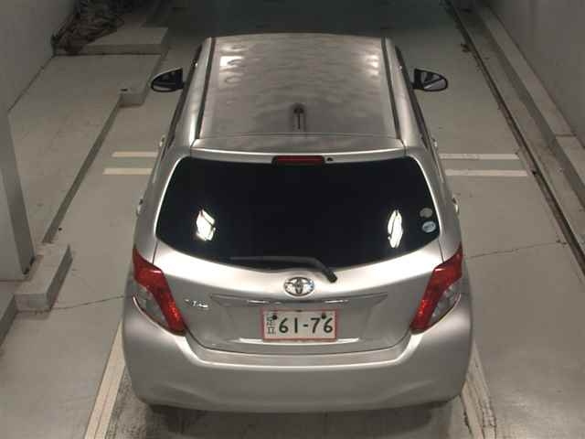 TOYOTA VITZ 2011