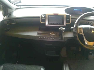 HONDA FREED 2012