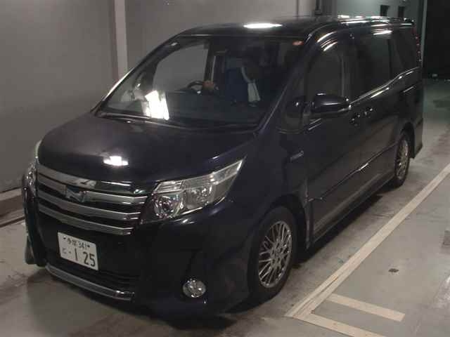 TOYOTA NOAH 2016