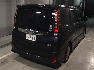 TOYOTA NOAH 2016
