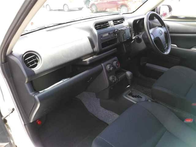 TOYOTA PROBOX 2022