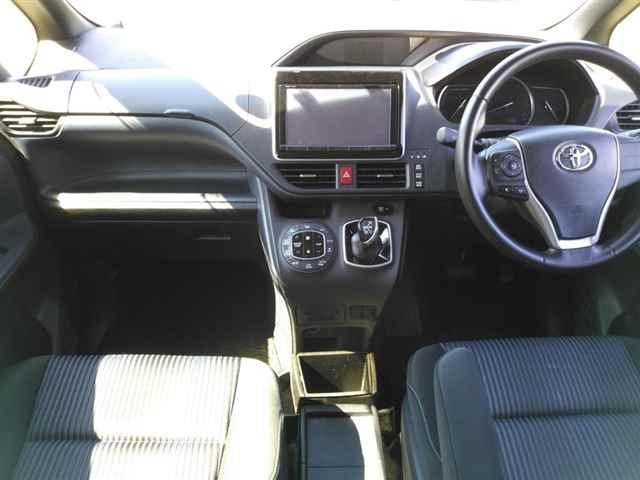 TOYOTA NOAH 2016