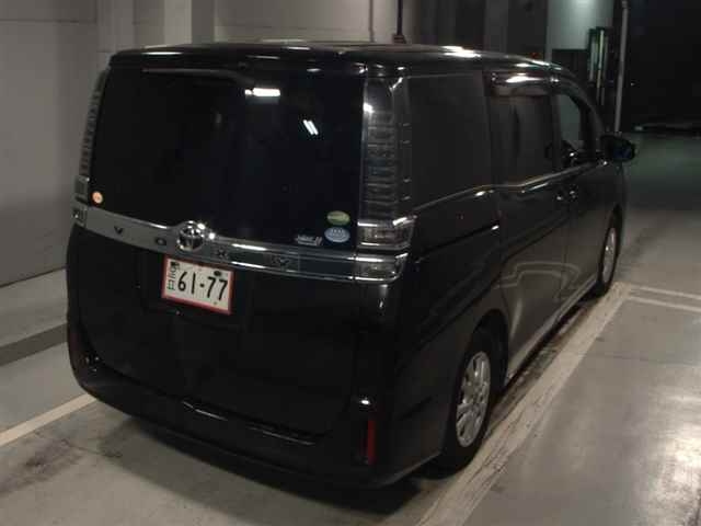 TOYOTA VOXY 2018