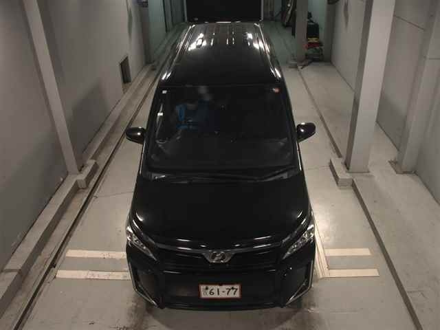 TOYOTA VOXY 2018
