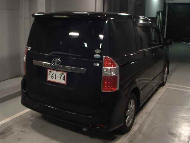 TOYOTA NOAH 2008