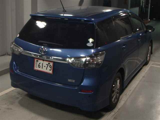 TOYOTA WISH 2014