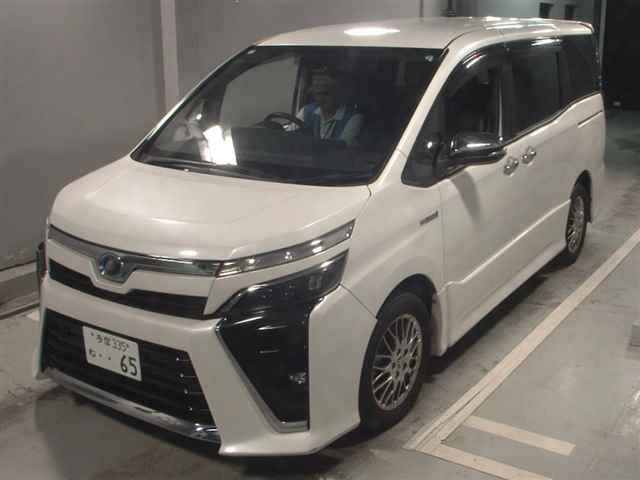 TOYOTA VOXY 2019
