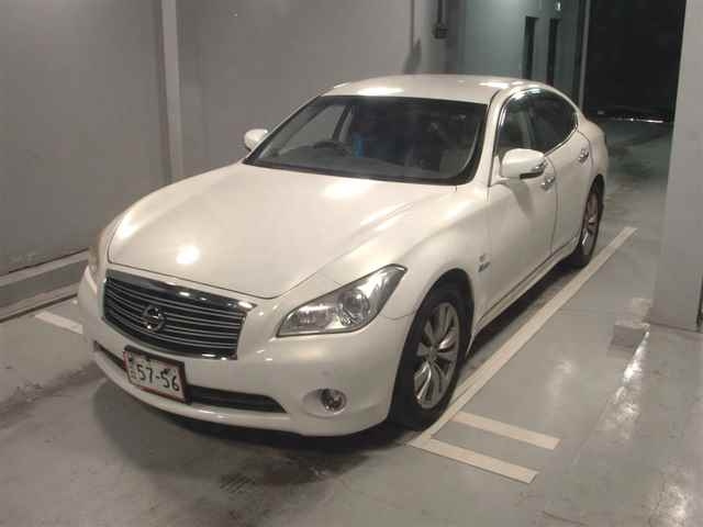 NISSAN FUGA 2013