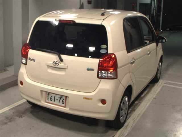 TOYOTA PORTE 2013