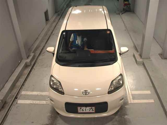 TOYOTA PORTE 2013