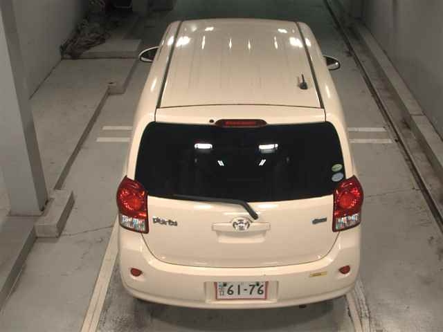 TOYOTA PORTE 2013