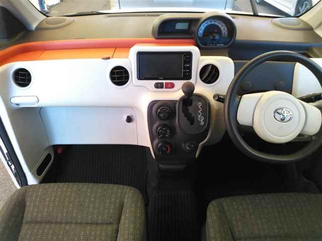TOYOTA PORTE 2013