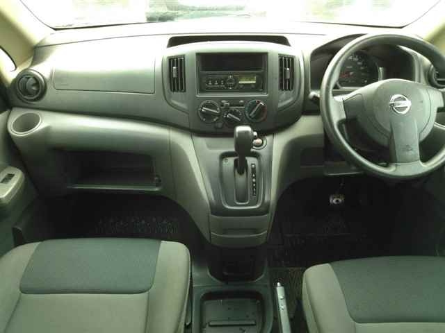 NISSAN NV200 2018