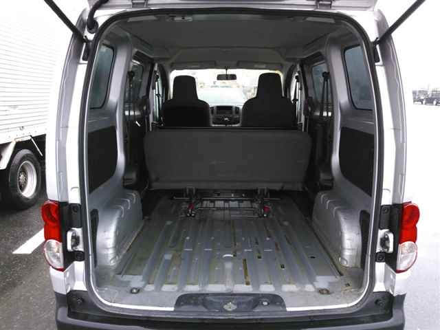 NISSAN NV200 2018