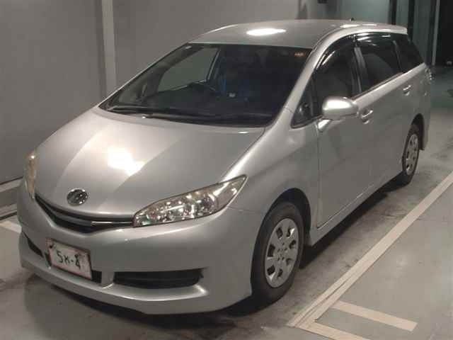 TOYOTA WISH 2016