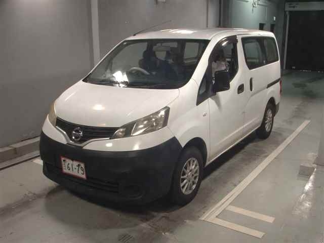 NISSAN NV200 2013