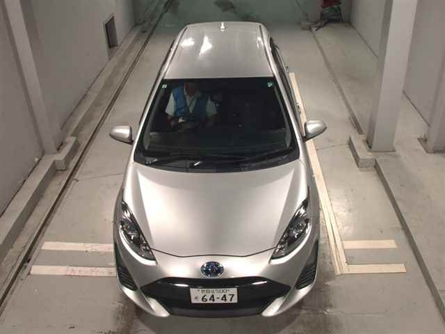 TOYOTA AQUA 2019