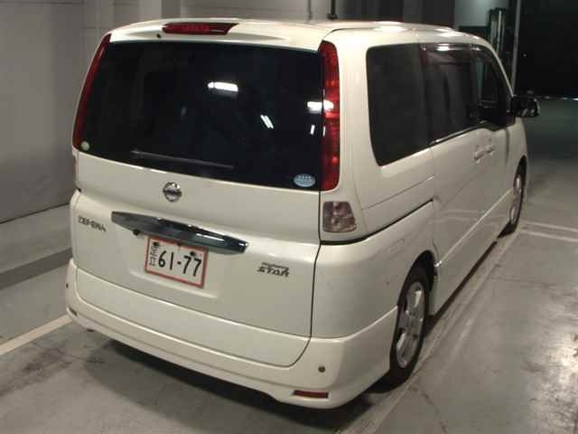 NISSAN SERENA 2010
