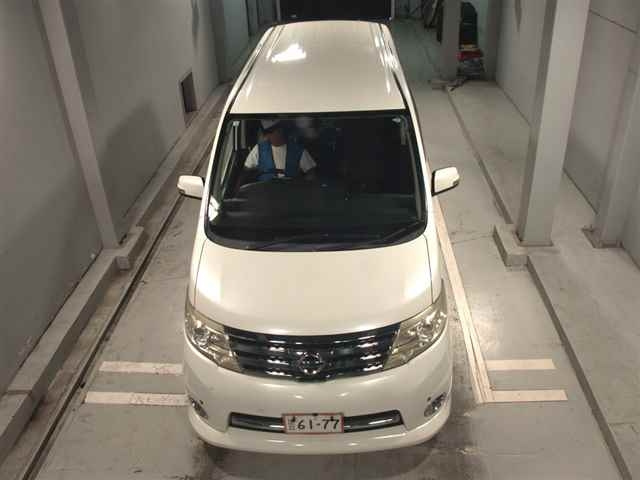 NISSAN SERENA 2010
