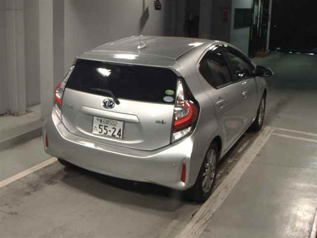 TOYOTA AQUA 2017