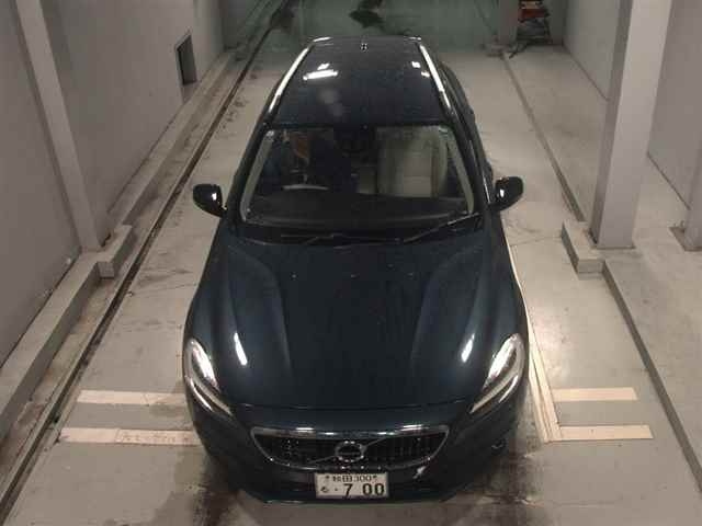 VOLVO V40 2017