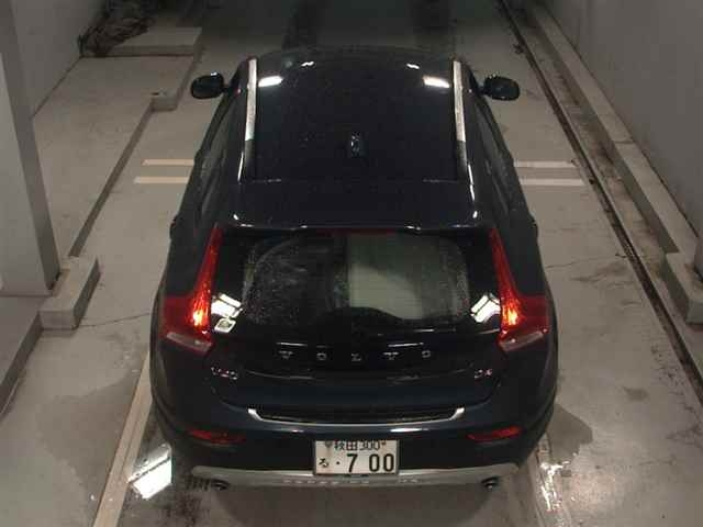 VOLVO V40 2017