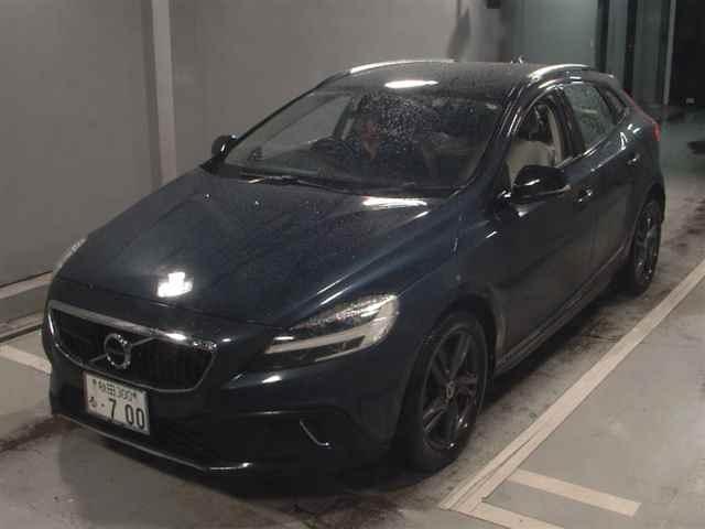 VOLVO V40 2017