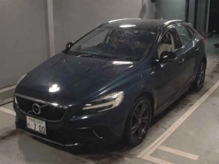 VOLVO V40 2017