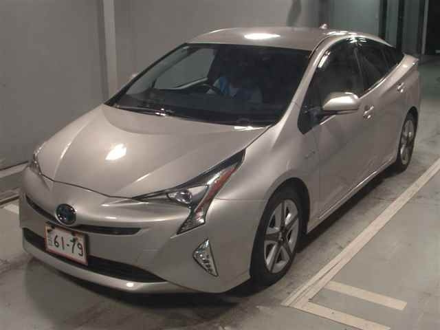 TOYOTA PRIUS 2016