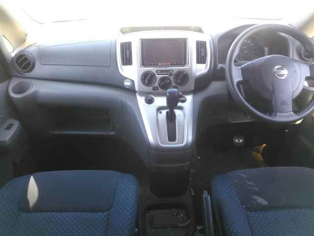 NISSAN NV200 2013