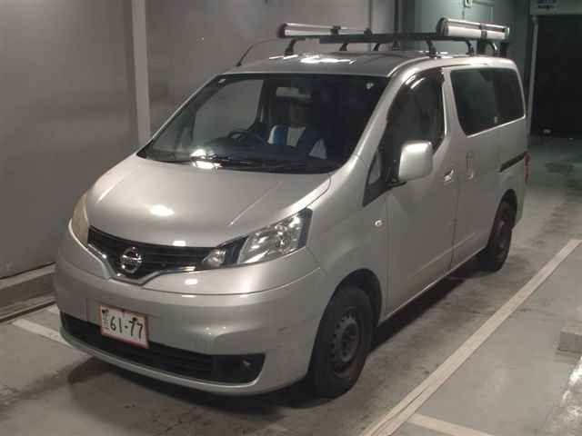 NISSAN NV200 2013