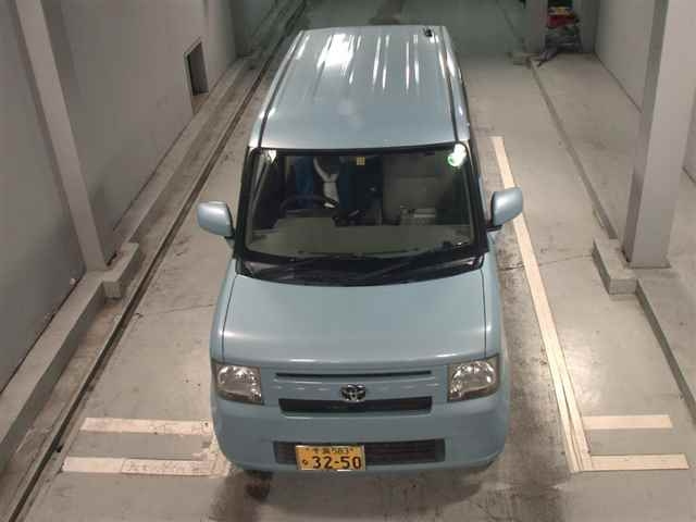 TOYOTA PIXIS SPACE 2016