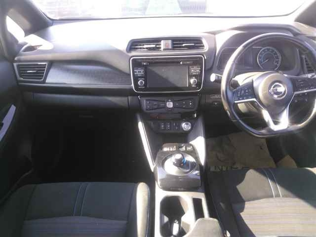 NISSAN LEAF 2020