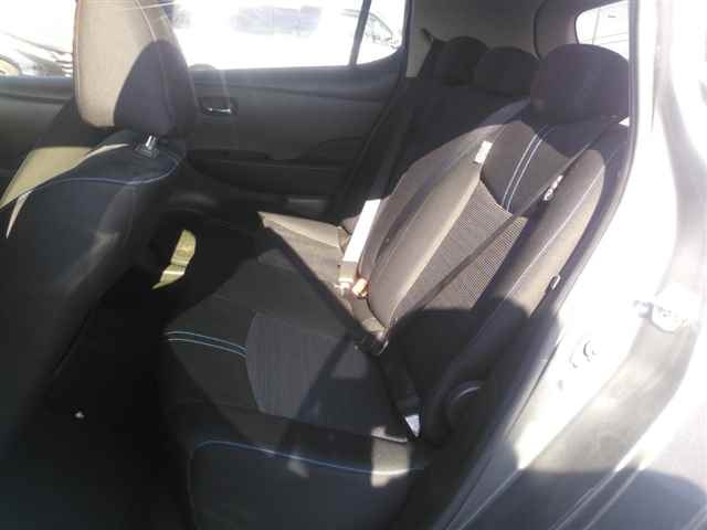 NISSAN LEAF 2020