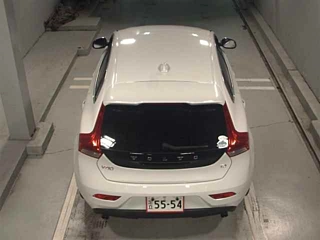 VOLVO V40 2015