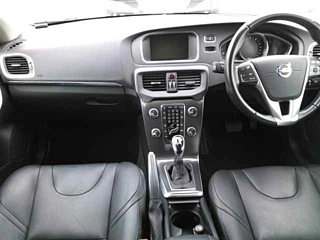 VOLVO V40 2015