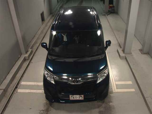 TOYOTA ROOMY 2017