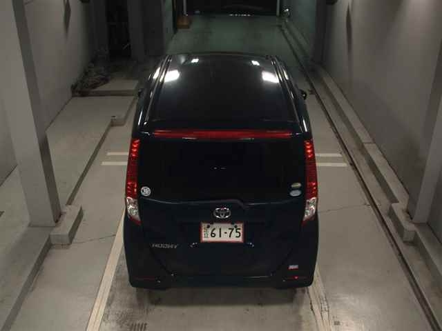 TOYOTA ROOMY 2017