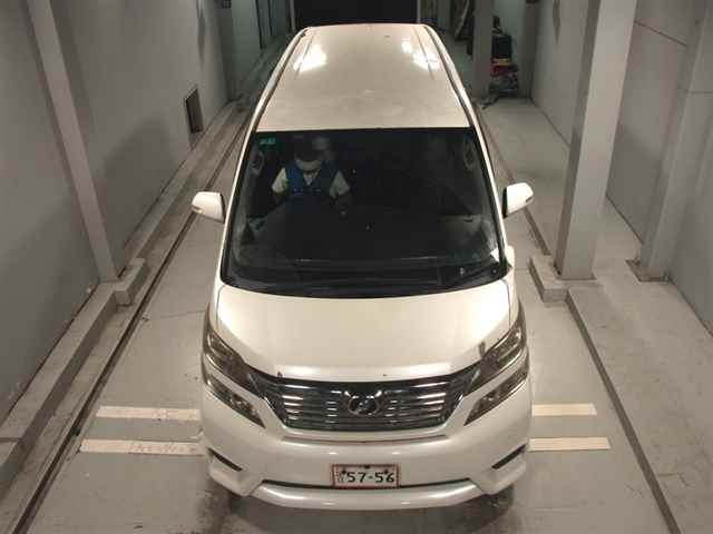 TOYOTA VELLFIRE 2011