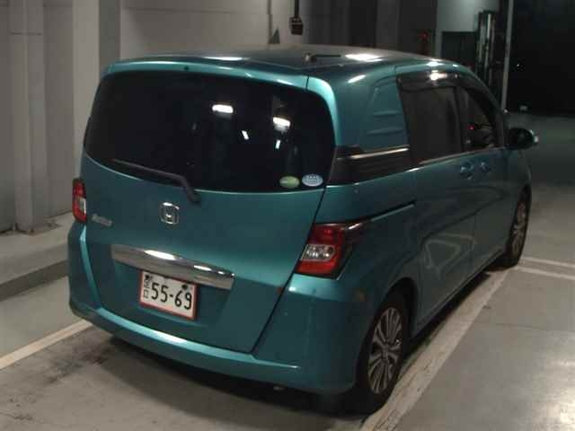 HONDA FREED 2012
