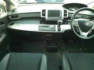 HONDA FREED 2011