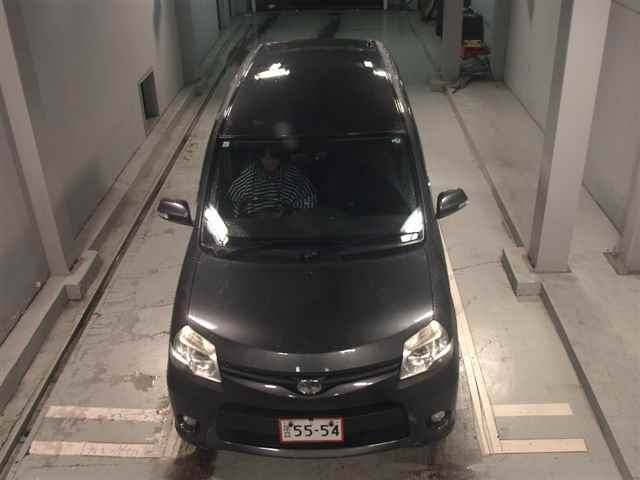 TOYOTA SIENTA 2011