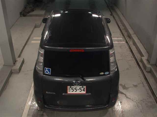 TOYOTA SIENTA 2011
