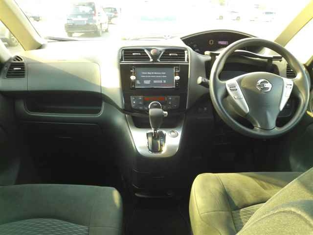 NISSAN SERENA 2015