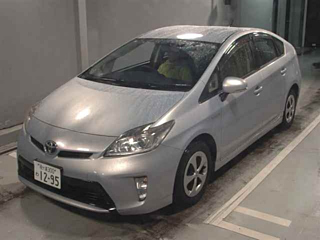 TOYOTA PRIUS 2015