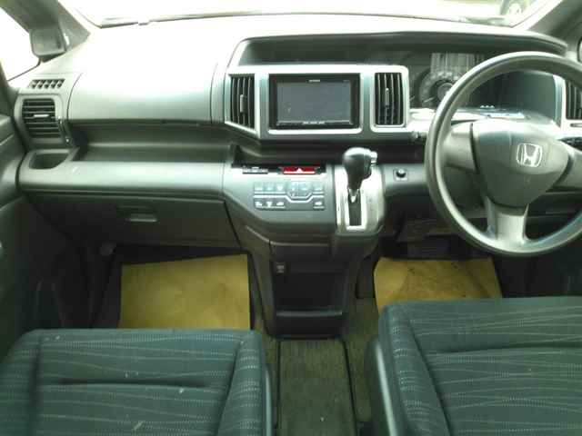 HONDA STEP WAGON 2011