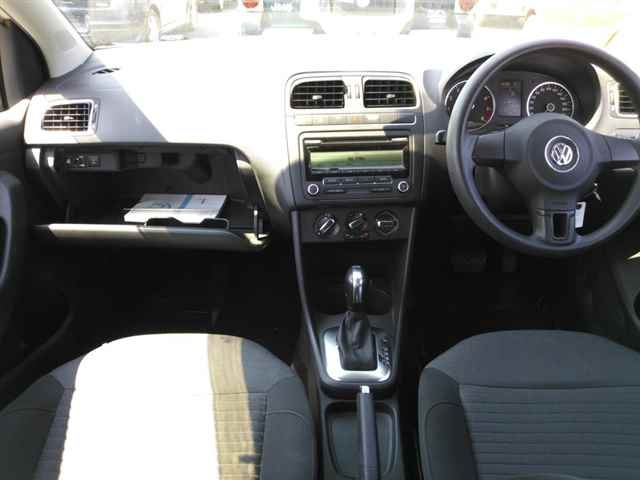 VOLKSWAGEN POLO 2011